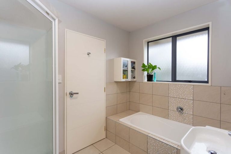 Photo of property in 332a Clyde Road, Bryndwr, Christchurch, 8053