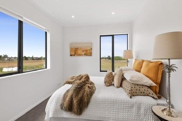 Photo of property in 69 Pepene Avenue, Takanini, 2112