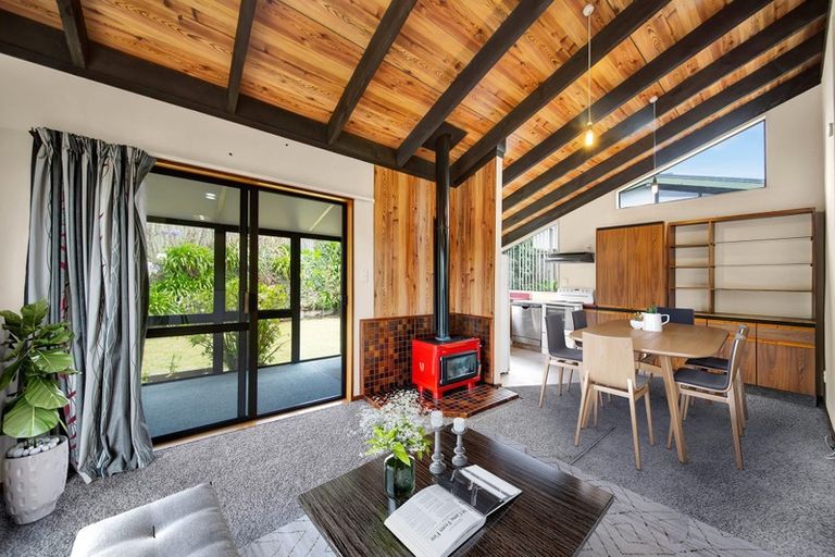 Photo of property in 6a Waterloo Place, Westown, New Plymouth, 4310