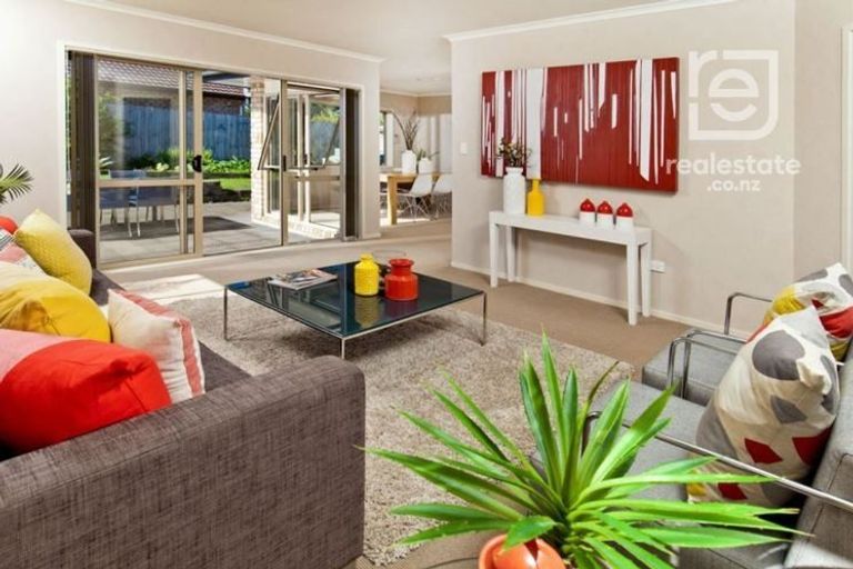 Photo of property in 112a Matipo Road, Te Atatu Peninsula, Auckland, 0610