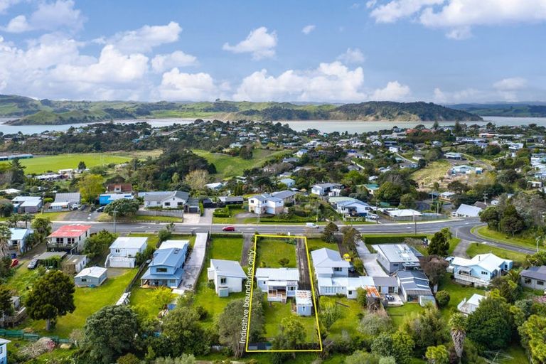 Photo of property in 17 Main Road, Raglan, 3225