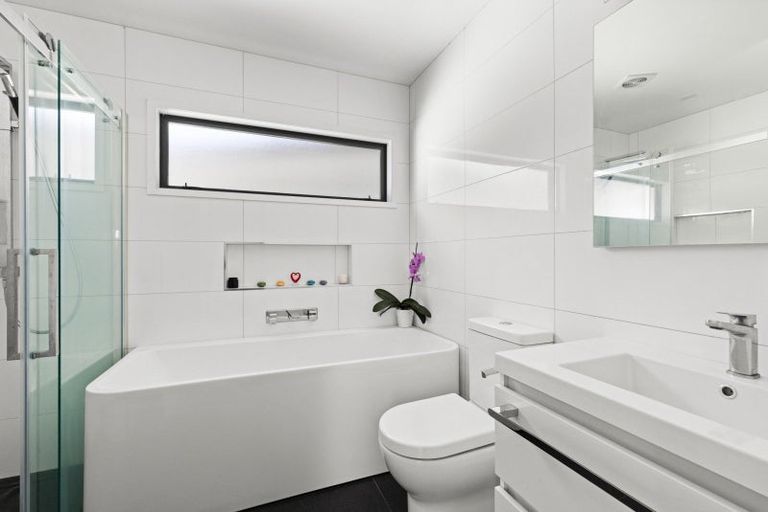 Photo of property in 12 Moorhouse Street, Taradale, Napier, 4112