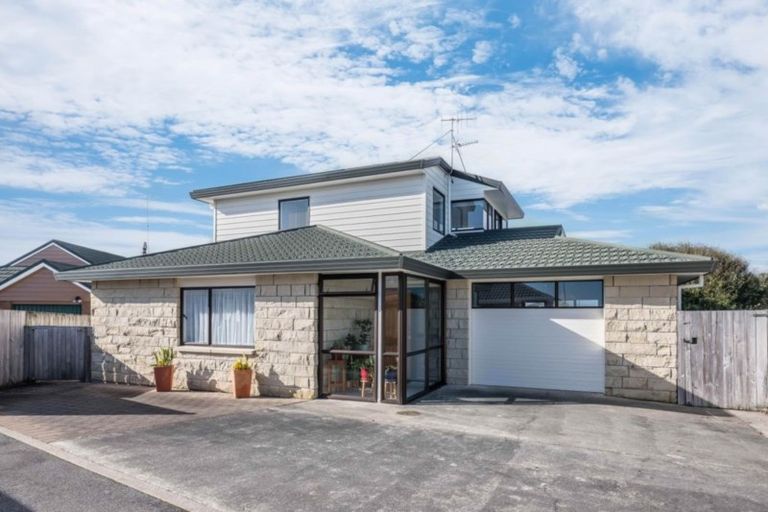 Photo of property in 7a Trinity Place, Paraparaumu Beach, Paraparaumu, 5032