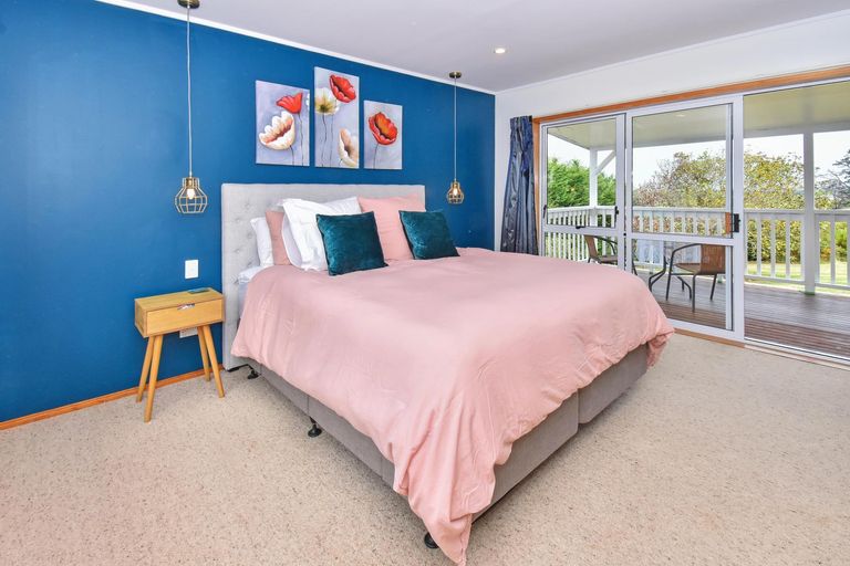 Photo of property in 72 Kauri View Road, Opaheke, Papakura, 2584