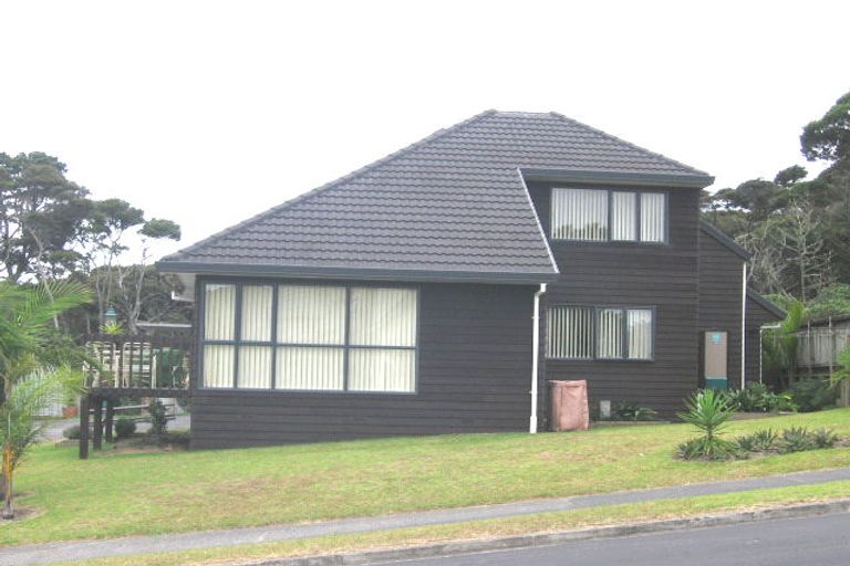Photo of property in 1/109 Seaview Road, Glenfield, Auckland, 0629