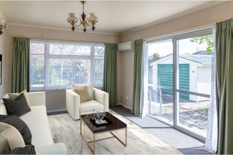 Photo of property in 44 Barnes Road, Redwood, Christchurch, 8051