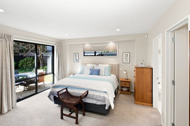 Photo of property in 8 Gwen Place, Redwood, Christchurch, 8051
