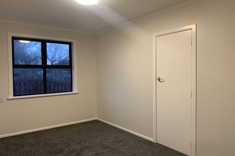Photo of property in 50 Barrys Road, Glendene, Auckland, 0602