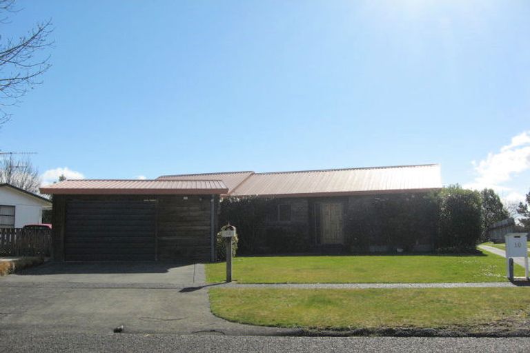 Photo of property in 12 Runuku Grove, Turangi, 3334
