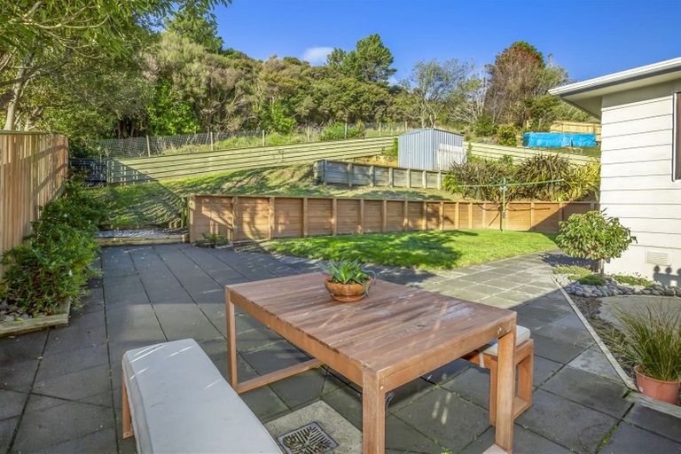 Photo of property in 76 Omapere Street, Whitby, Porirua, 5024