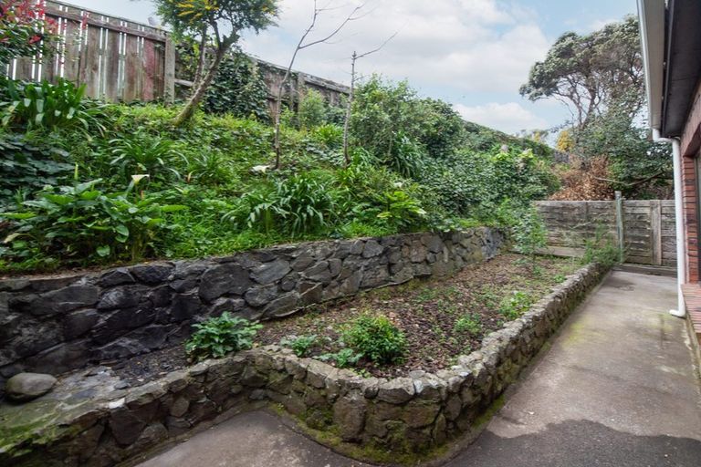 Photo of property in 62 Churton Drive, Churton Park, Wellington, 6037