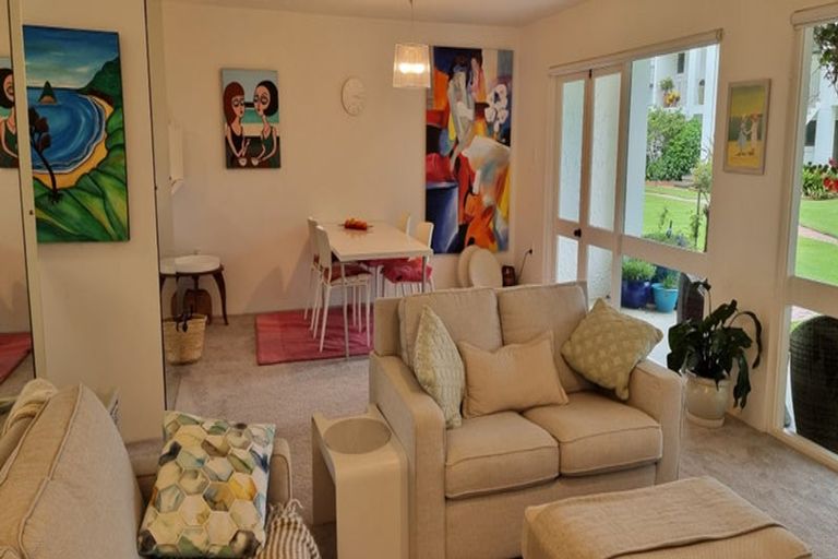 Photo of property in 3/34 Waiwera Place, Waiwera, Orewa, 0994