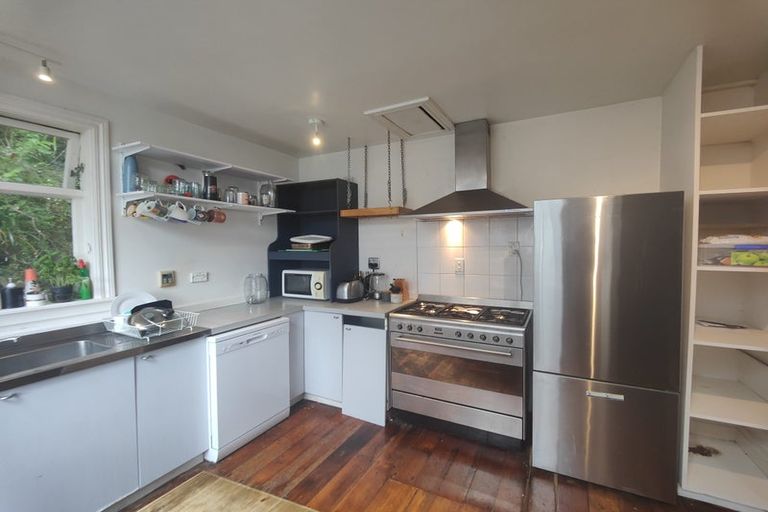 Photo of property in 154 Upland Road, Kelburn, Wellington, 6012