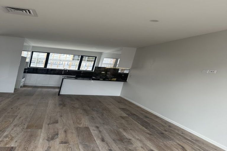 Photo of property in 79b Bond Crescent, Forrest Hill, Auckland, 0620