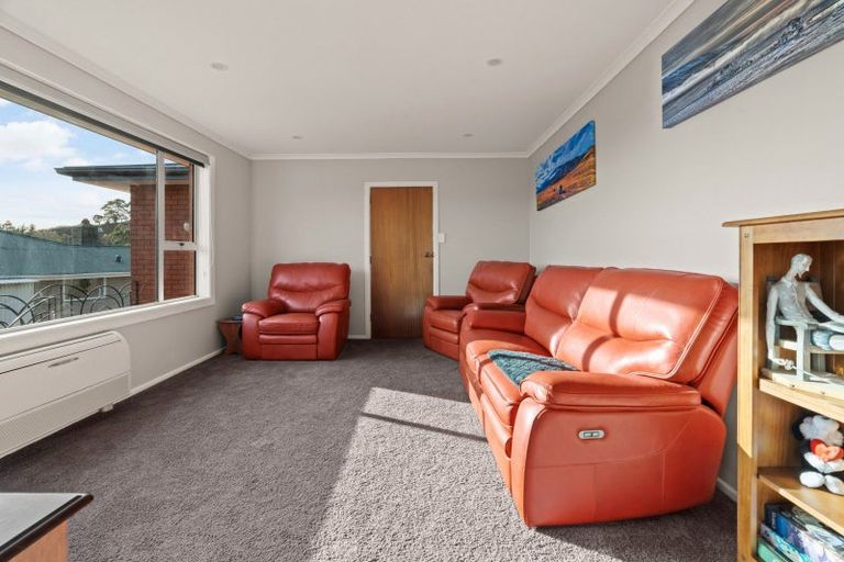 Photo of property in 1 Kinmont Crescent, Kinmont Park, Mosgiel, 9024