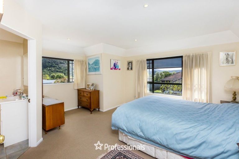 Photo of property in 22 Carlow Grove, Birchville, Upper Hutt, 5018