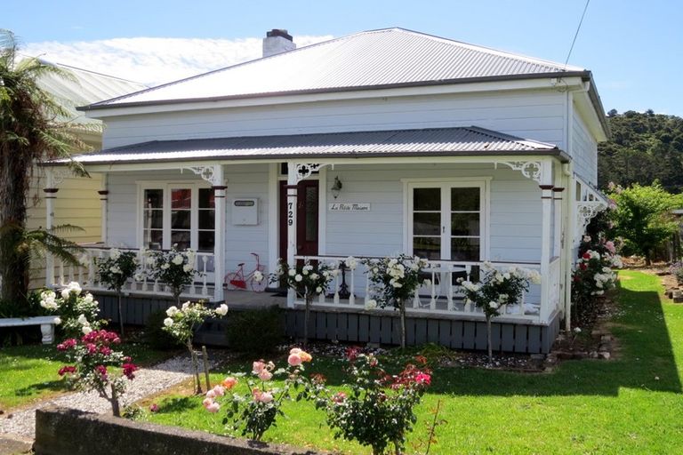 Photo of property in 80 Watt Street, Coromandel, 3506