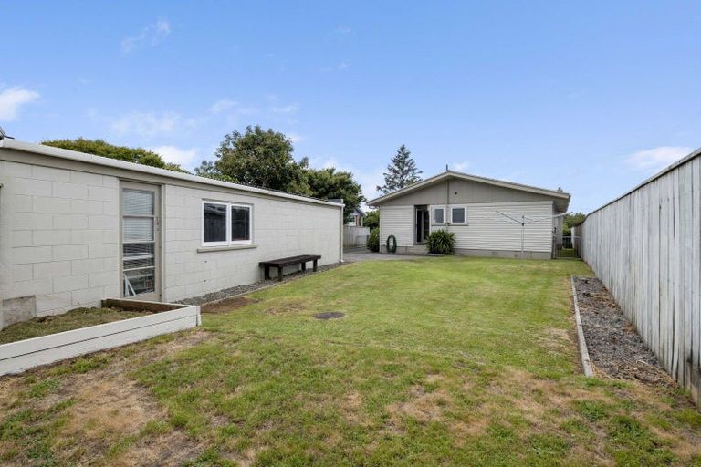 Photo of property in 254 Huatoki Street, Upper Vogeltown, New Plymouth, 4310