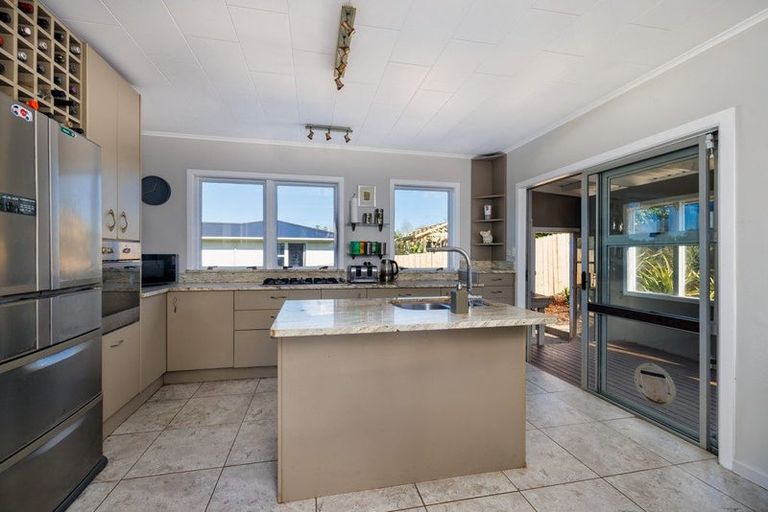 Photo of property in 43 Awatere Street, Clover Park, Auckland, 2023