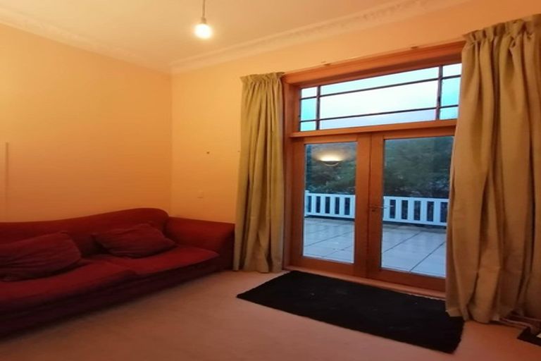 Photo of property in 133 Eden Street, Island Bay, Wellington, 6023