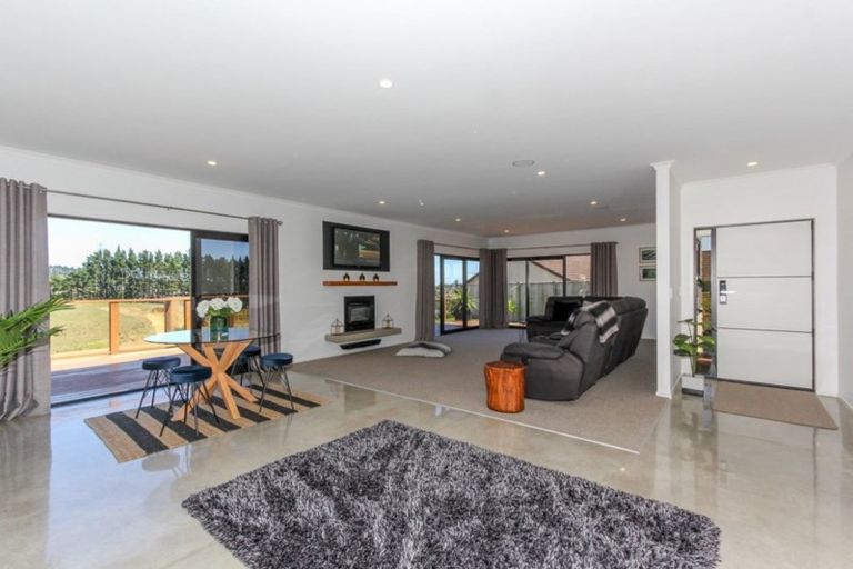 Photo of property in 5a Tupuhi Place, Highlands Park, New Plymouth, 4312