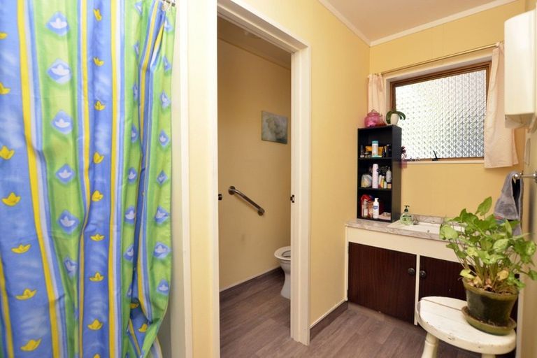 Photo of property in 2/6 Shera Street, Acacia Bay, Taupo, 3330