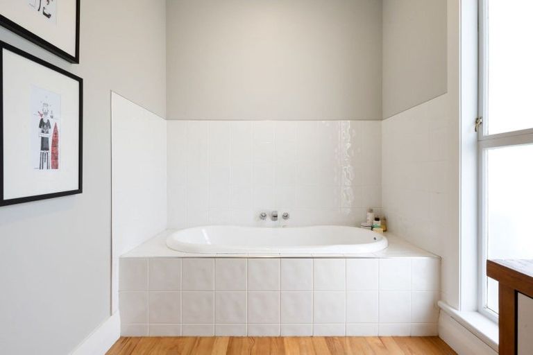 Photo of property in 30 Williams Street, Cambridge, 3434