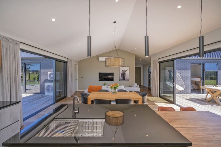 Photo of property in 19 Austin Drive, Whitianga, 3510