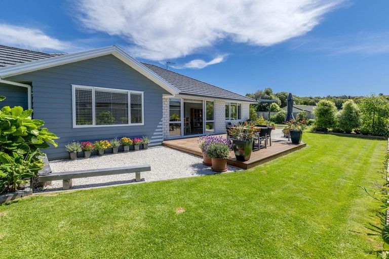 Photo of property in 83 Waipunahau Road, Waikanae, 5036
