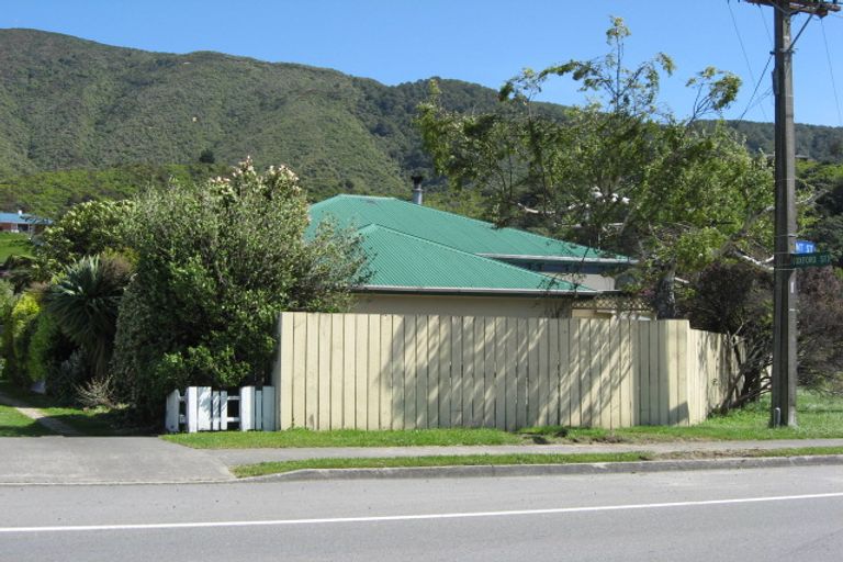 Photo of property in 37 Kent Street, Picton, 7220