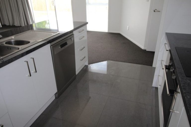 Photo of property in 13 Sutherland Crescent, Westbrook, Palmerston North, 4412