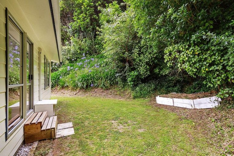 Photo of property in 18 Westhaven Drive, Tawa, Wellington, 5028