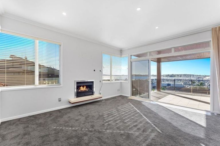 Photo of property in 72 Compass Way, Half Moon Bay, Auckland, 2012