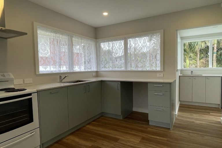 Photo of property in 1/35 Evelyn Place, Hillcrest, Auckland, 0627