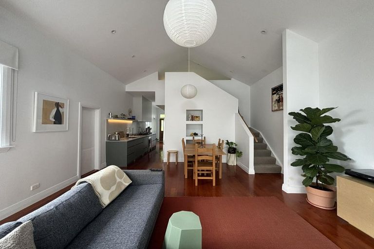 Photo of property in 8 Beach Road, Northcote Point, Auckland, 0627