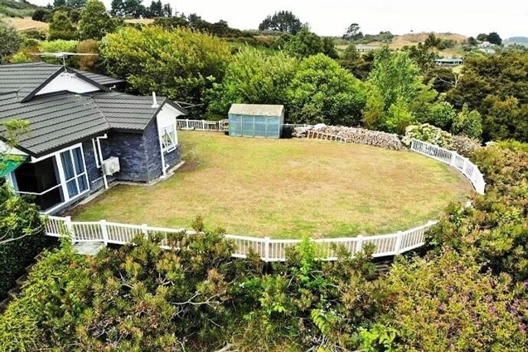 Photo of property in 327 Kaipara Road, Papakura, 2582