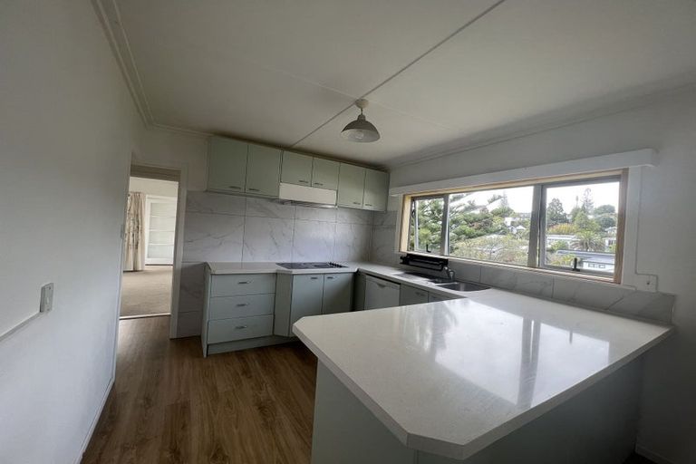 Photo of property in 26 Matipo Road, Mairangi Bay, Auckland, 0630