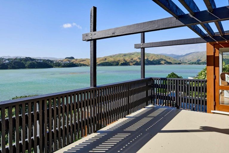 Photo of property in 93 Seaview Road, Paremata, Porirua, 5024