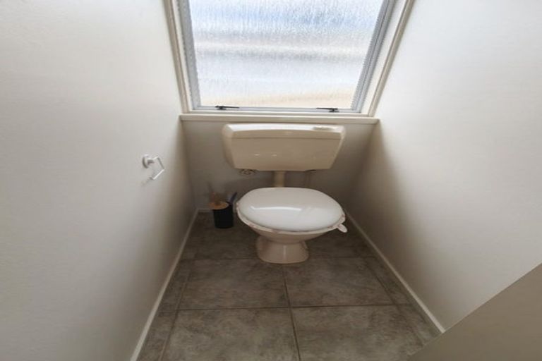 Photo of property in 1/127 Spinella Drive, Bayview, Auckland, 0629