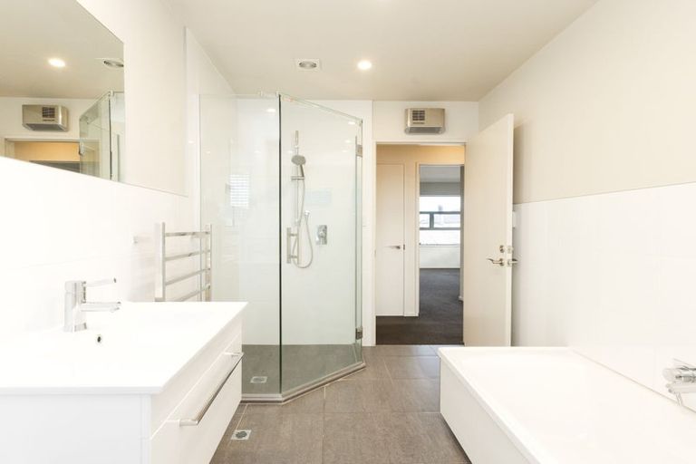 Photo of property in 2/31 Lyndon Street, Riccarton, Christchurch, 8041