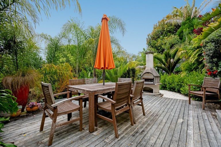 Photo of property in 27 Bayvista Close, Welcome Bay, Tauranga, 3112