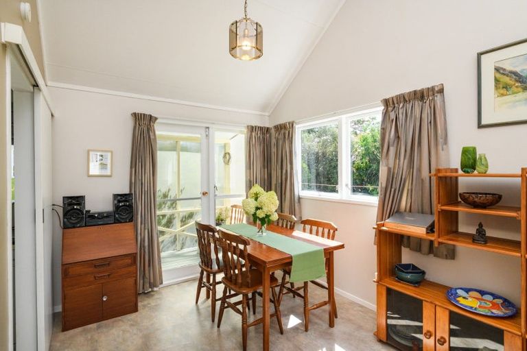 Photo of property in 2 Escort Grove, Awapuni, Palmerston North, 4412