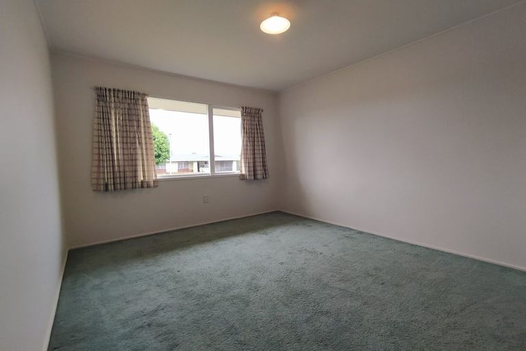 Photo of property in 82 Archmillen Avenue, Pakuranga Heights, Auckland, 2010