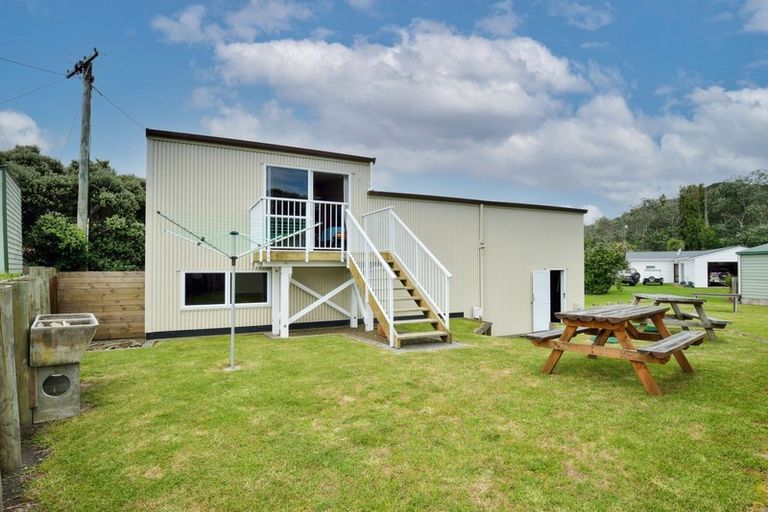 Photo of property in 5 Pipi Crescent, Mahia, 4198