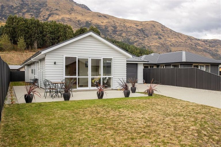Photo of property in 1 Tudor Lane, Lower Shotover, Queenstown, 9304