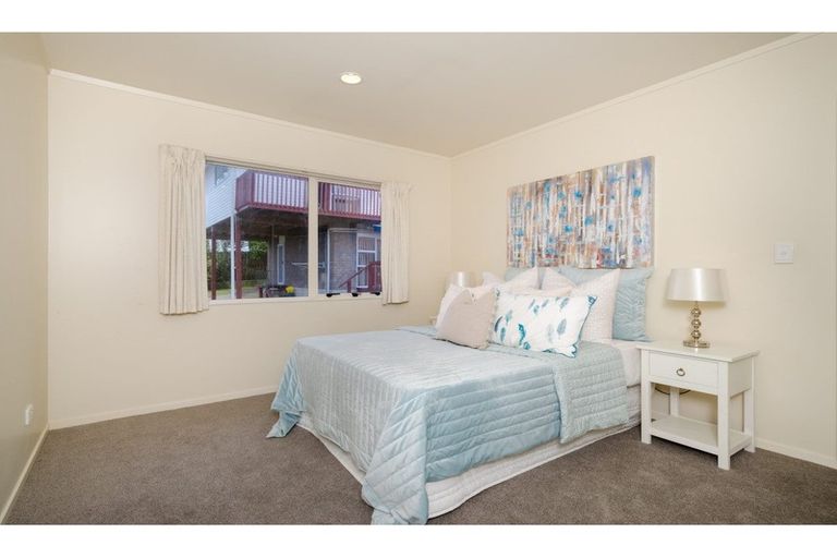 Photo of property in 17a Te Atatu Road, Te Atatu South, Auckland, 0610