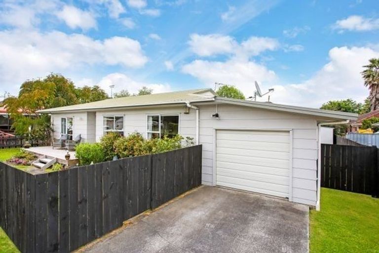 Photo of property in 3 Alpha Street, Papakura, 2110