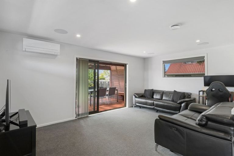 Photo of property in 27 Momorangi Crescent, Redwood, Christchurch, 8051