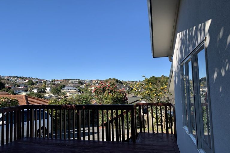 Photo of property in 12 Piper Place, Goodwood Heights, Auckland, 2105