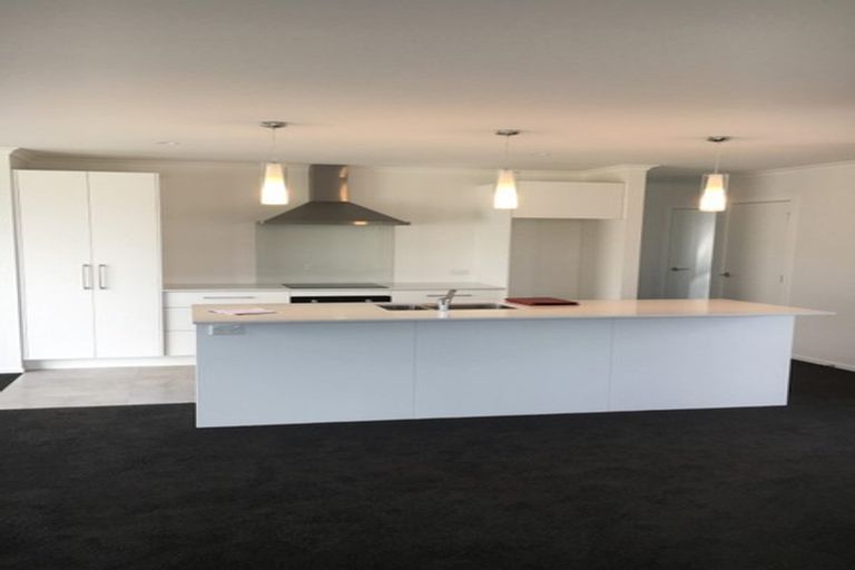 Photo of property in 37 Livingstone Drive, Papamoa Beach, Papamoa, 3118